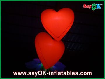 หัวใจสีแดงที่น่ารักขนาดใหญ่ที่ทำให้พองด้วยแสงไฟสำหรับเทศกาลเส้นผ่านศูนย์กลาง 1.5 ม