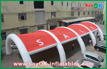 ประตูสีแดงและสีขาว Giant Inflatable ประตูเต็นท์สำหรับงานแสดงสินค้าหรืองาน