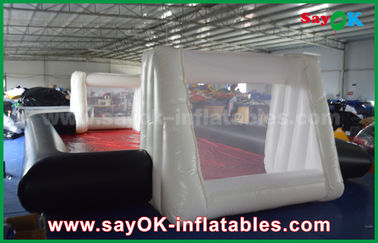0.55mm PVC Custom สีขาว / ดำ Inflatable ฟุตบอล Inflatables ชั้นประถมศึกษาปีพาณิชย์