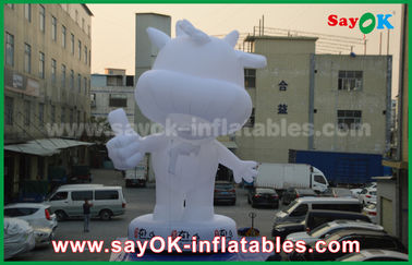 ตุ๊กตาหมีพองตัวอักษรขาวความสูง 10 เมตร