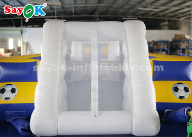 ยักษ์พองฟุตบอล 8 * 5m PVC Tarpaulin เกมกีฬาทำให้พองสนามฟุตบอลทำให้พอง