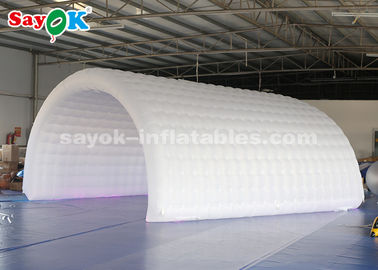 Air Tent Camping 6*3*3m White Inflatable Tunnel Tent ผ้า Oxford ทนทานสำหรับกิจกรรมทำความสะอาดง่าย