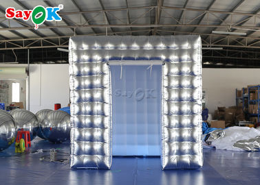บูธภาพถ่ายแบบพกพา Silver Inflatable Cube Photo Booth พร้อมสองประตูสำหรับงานแสดงสินค้า