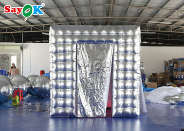 บูธภาพถ่ายแบบพกพา Silver Inflatable Cube Photo Booth พร้อมสองประตูสำหรับงานแสดงสินค้า