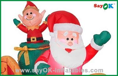ตกแต่งคริสต์มาสพองสำหรับโฆษณา Santa Claus ใหญ่