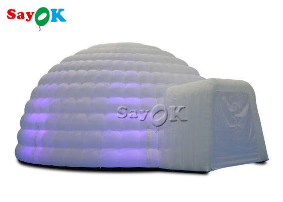 เต็นท์โดมกระท่อมน้ำแข็งสีขาวพองพร้อมไฟ LED สำหรับงานแต่งงาน