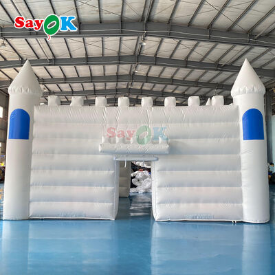 เต็นท์ปราสาทเป่าลมกันไฟกันน้ำกัน UV สีขาวสั่งทำพิเศษสำหรับงานแต่งงานและปาร์ตี้นอกสถานที่