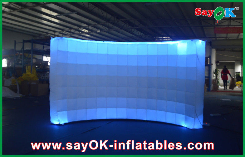 บูธภาพถ่ายฉากหลังที่น่าสนใจปฏิบัติบูธภาพถ่ายทำให้พองนำผนังลมเป่าลม